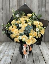 Букет цветов из:  Розы и Лизиантусы в Новую