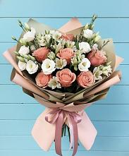 Букет цветов из:  Розы, Альстромерии и Лизиантусы в Новую