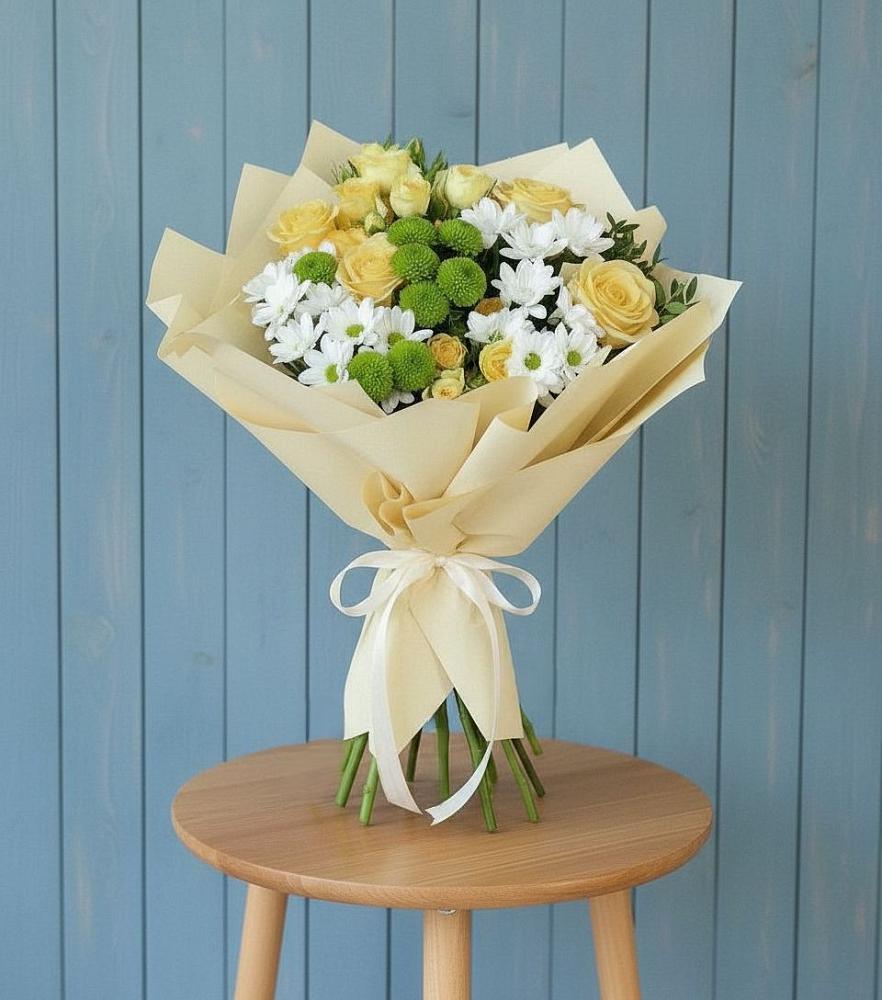 Букет цветов из: Хризантемы и Розы в Новую