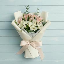 Букет цветов из:  Альстромерии в Новую