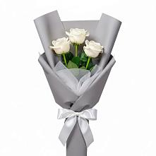 Букет 3 белые розы в Новую
