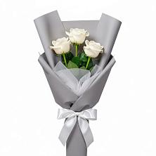 Букет 3 белые розы в Новую