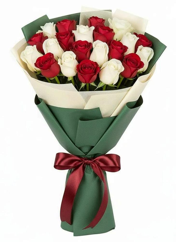 Букет Микс из красных и белых роз в Новую