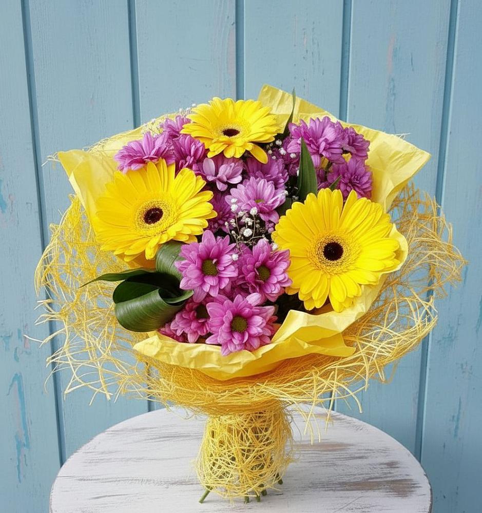 Букет цветов из: Хризантемы и Герберы в Новую