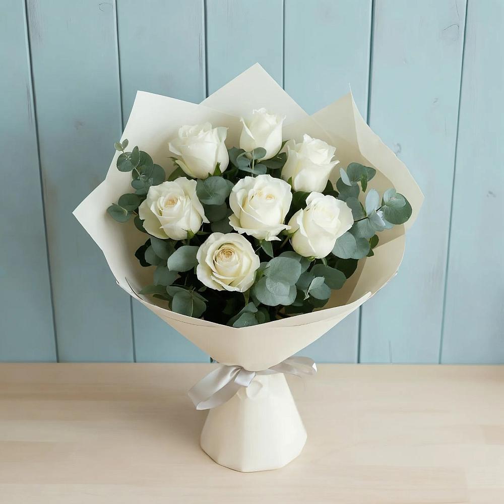 Букет Белые розы в Эвкалипте в Новую
