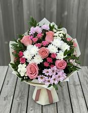 Букет цветов из:  Альстромерии, Гвоздики, Розы и Хризантемы в Новую