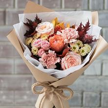 Букет цветов из:  Гвоздики, Хризантемы и Розы в Новую