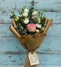 Букет цветов из:  Розы и Лизиантусы в Новую