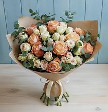 Букет цветов из:  Альстромерии и Розы в Новую
