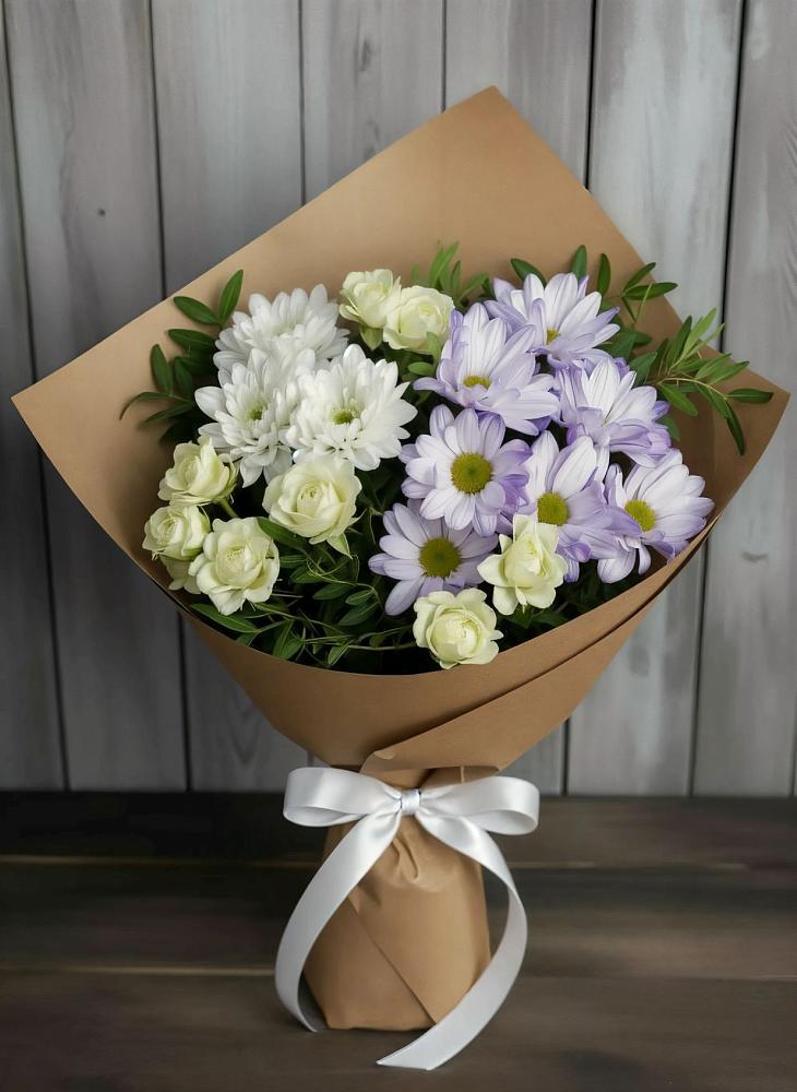 Букет цветов из: Хризантемы и Розы в Новую